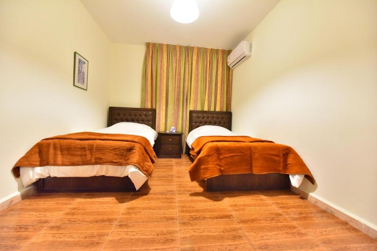 Al Farooq Hotel Apartments Ammán Exteriér fotografie